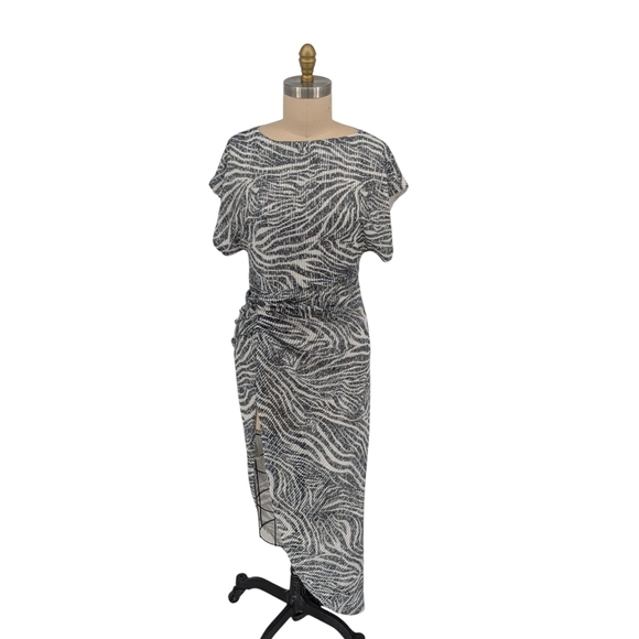 00739 NEW ITMFL Bercot Zebra Sequins Dress Black White Size Large evening party - Picture 1 of 12